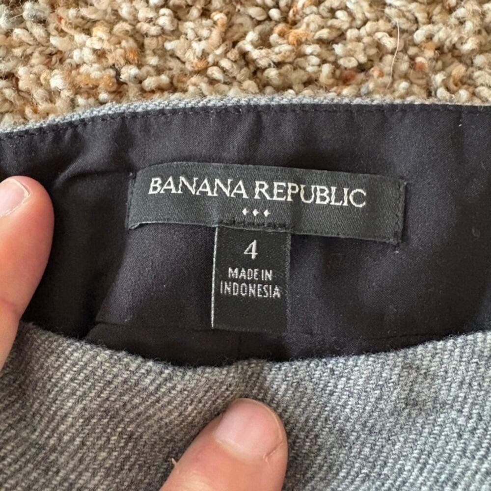 Banana Republic Lined Mini Skirt Wool Blend Gray Side Buttons sz 4 - Picture 3 of 9
